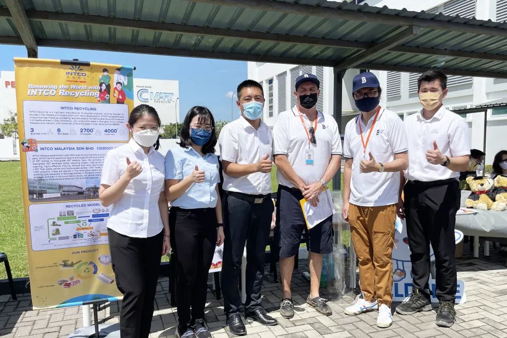 游艇会yth206团队与GEMS国际学校校长及老师交流现场